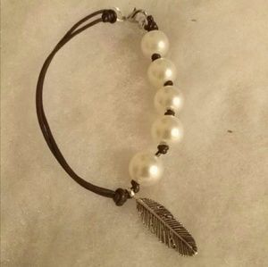 Custom made leather and pearl bracelet